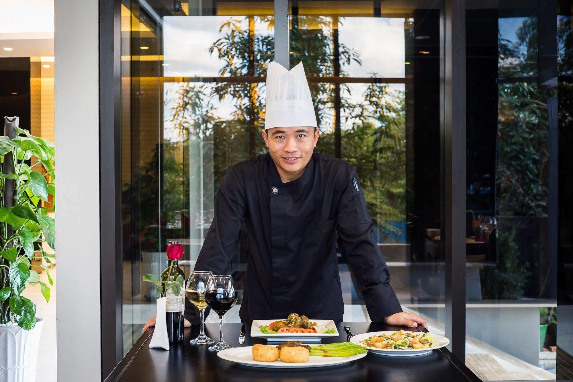 Tryp By Wyndham Yangon Hotel Luaran gambar